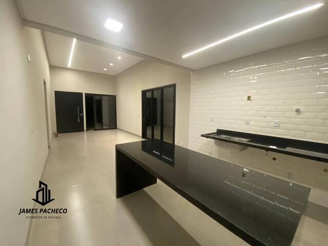 Venda em Residencial Parqville Jacarandá - Aparecida de Goiânia