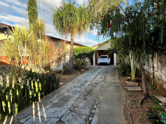 #2844 - Casa para Venda em Goiânia - GO