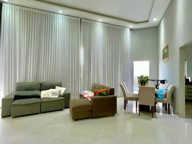 Casa para Venda em Goiânia - 3