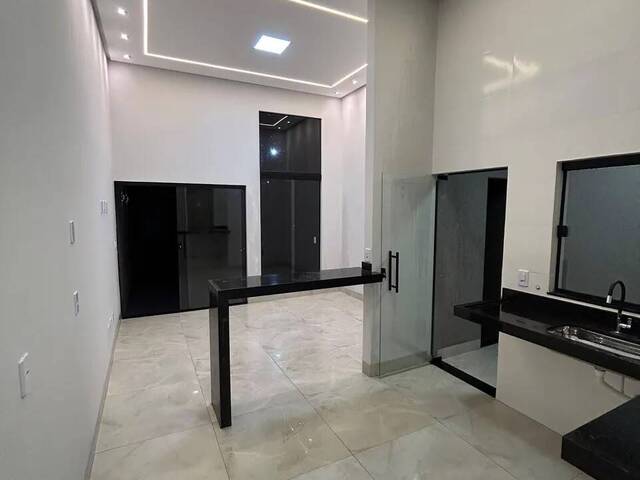 Casa para Venda em Goiânia - 4