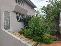 Sobrado para Venda em Goiânia - 3